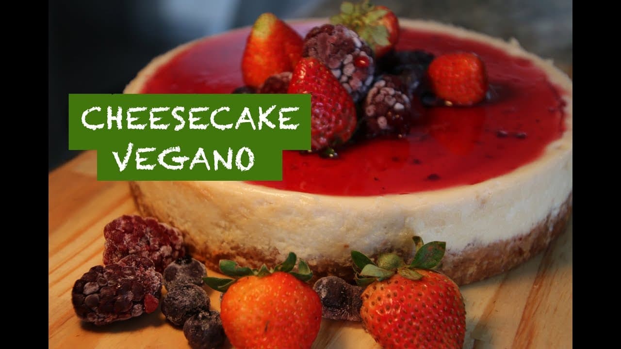Cheesecake com Calda de Frutas Vermelhas Vegano